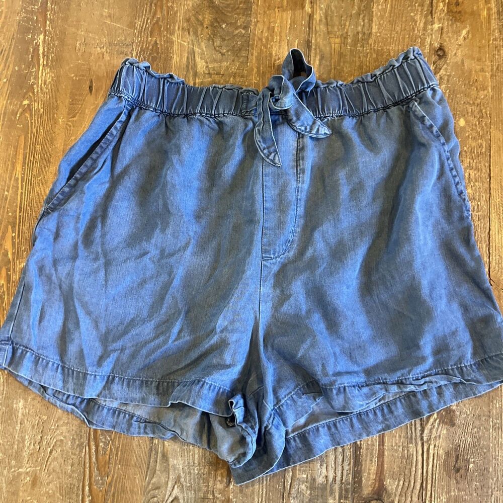 Lucky Brand Women's Chambray Pull On Shorts Light Wash Blue High Waist Sz Small